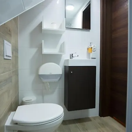 Mala Laka Jacuzzi & Sauna Bed & Breakfast Zakopane