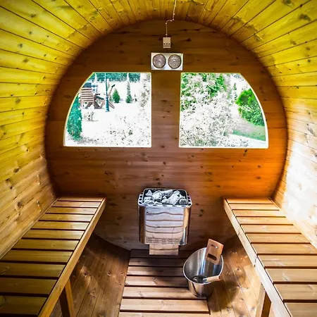 Mala Laka Jacuzzi & Sauna Bed & Breakfast Zakopane