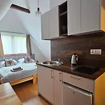 Mala Laka Jacuzzi & Sauna Bed & Breakfast Zakopane